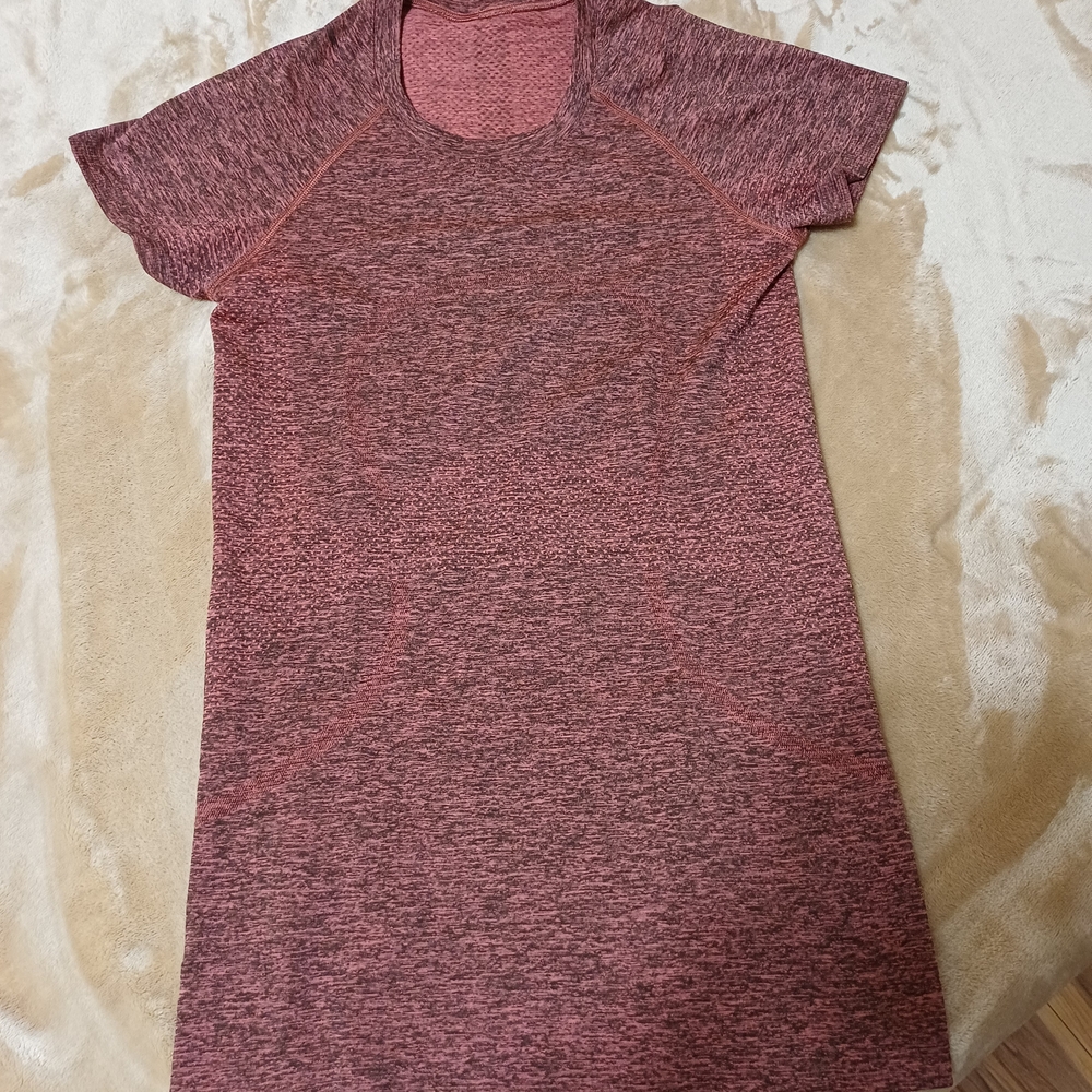 Lululemon Swiftly Tech Short Sleeve 2.0